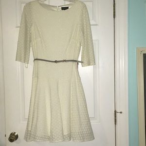 Tahari Size 8 Cream Quarter-Sleeve, Dropped-Waist